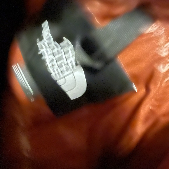 North Face Puffer. Brand New. Never Worn. - Picture 9 of 14